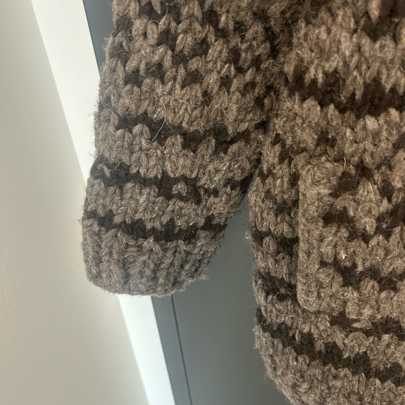 Cowichan authentic XXL or XL full wool in excellent condition- Unisex great cond - Picture 9 of 15